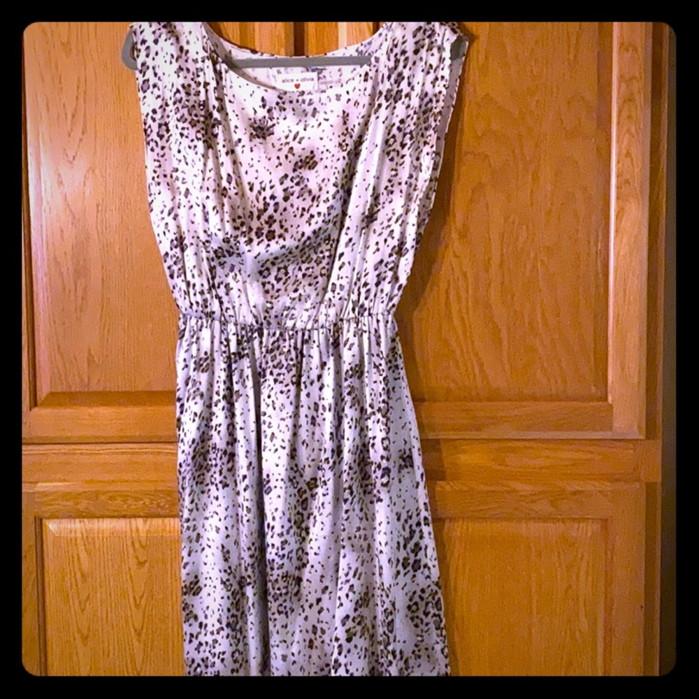 ALICE AND OLVIA SIZE MED